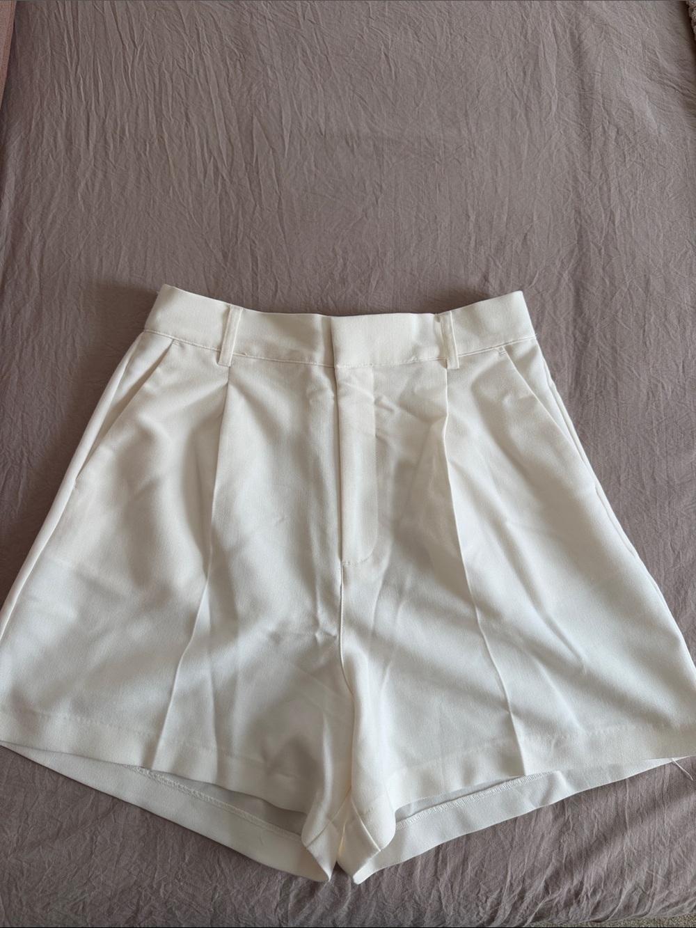Abercrombie Women's High-Waist White Tailored Shorts